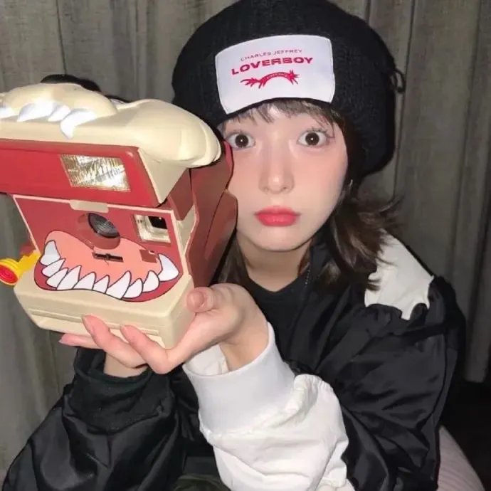 夜幕女王海报